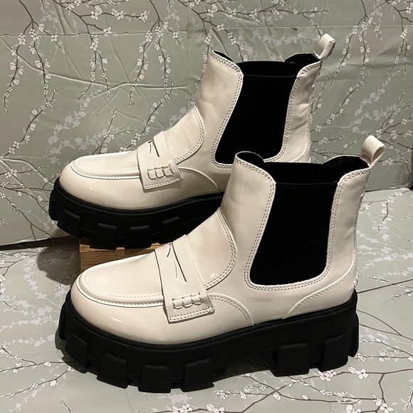 Circus NY Dia White & Black Chelsea Boot Women’s Size 7.5 New! - Picture 5 of 10